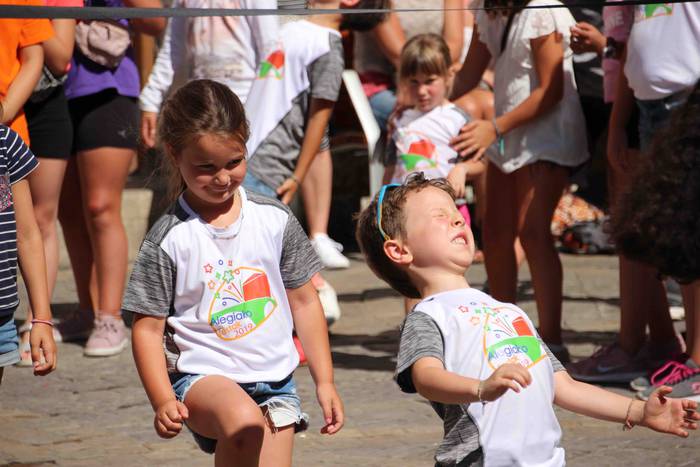 Tripa beteta, dantzan pasa d 112 1563205377970