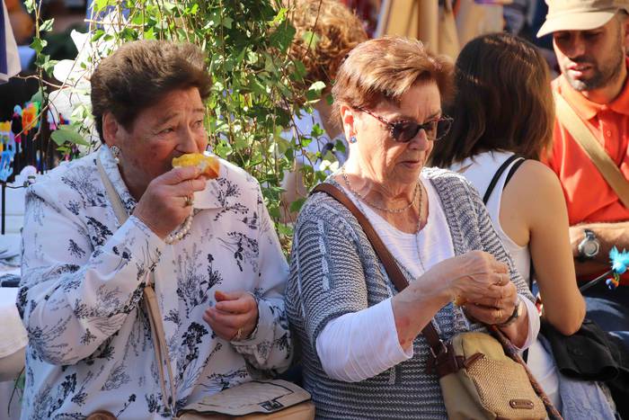 Argazki kamerak eskuan hartu 28 1569759121753