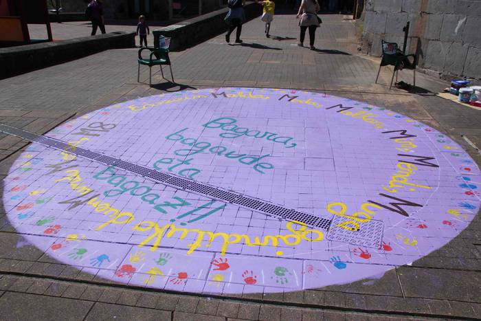 Eskuz esku morez margotu dut 35 1553963611057