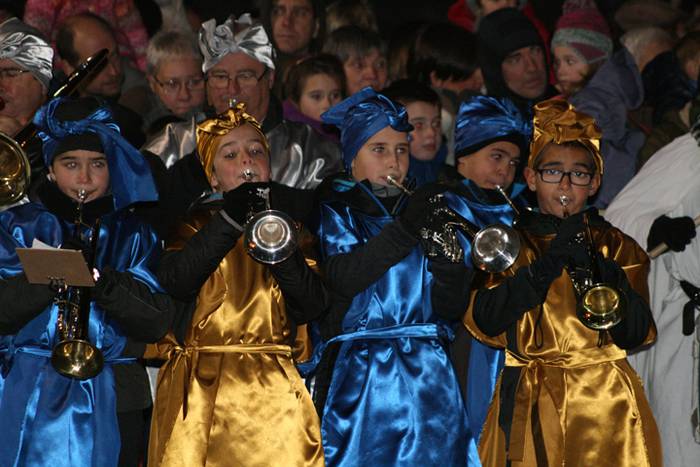 VILLABONAKO ERREGE MAGOEN DESFILEA 2017 53 1483976263654