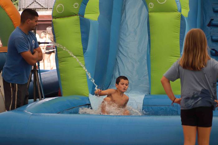 Saltoka eta jolasean pasatu  25 1660043076960