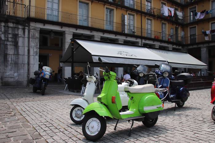 Vespa eta scooter topaketa,  9 1531665880176