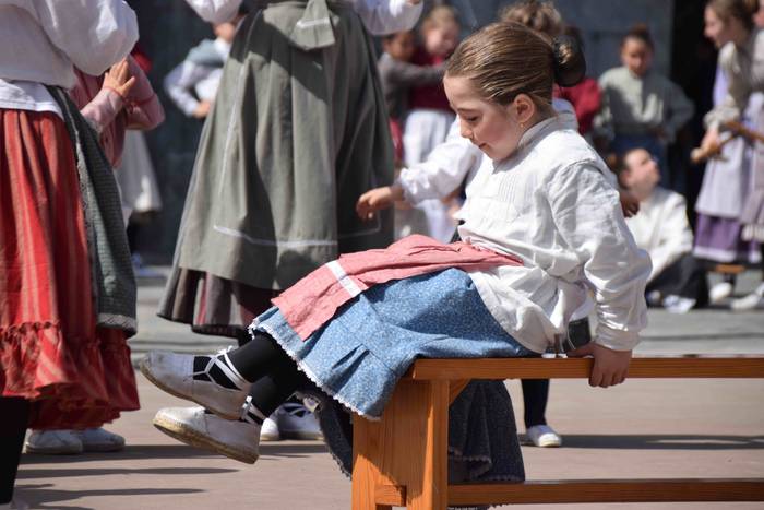 Oinkari dantza taldearen dan 31 1648304066618