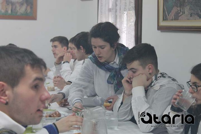 Talaiak tanten azpian ere dantzan - 40