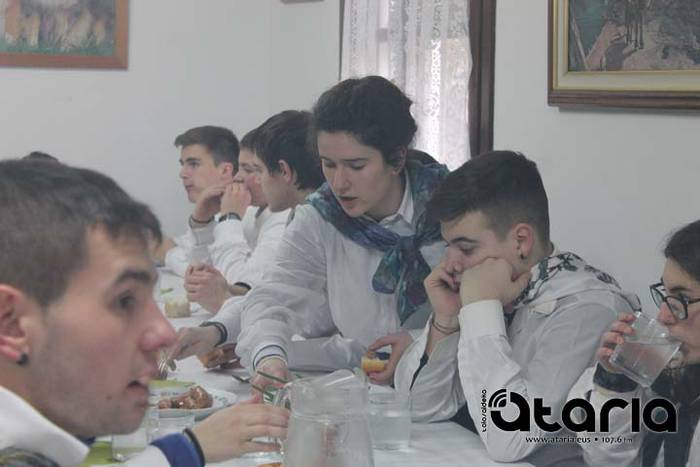 Talaiak tanten azpian ere da 40 1518354067815