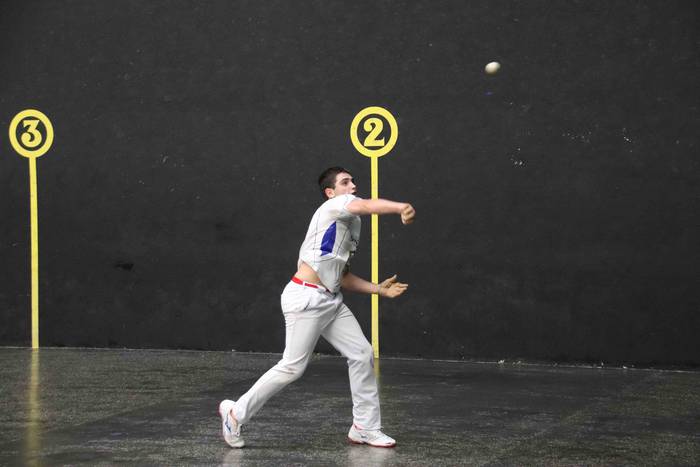 Zubizarretari jantzi dio txa 16 1568573491132