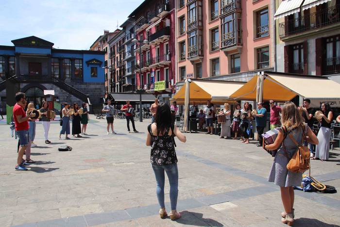 Triki hotsek alaitu dute Tol 17 1559490798222