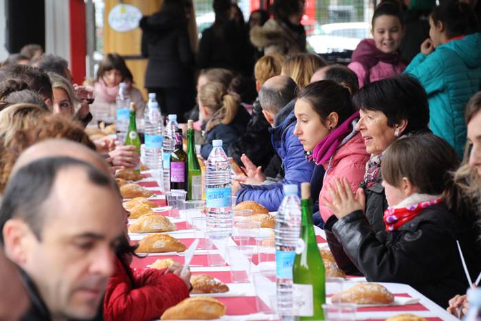 Dantzari eguna Villabonan 4 1521382739883