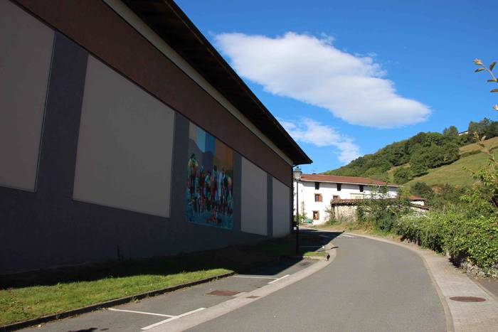 Zuri-beltzeko argazkia, kolo 11 1597830356142