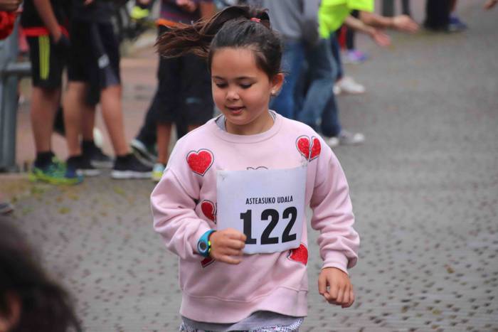 Asteasuko haurrek hasi dute  48 1530188457174