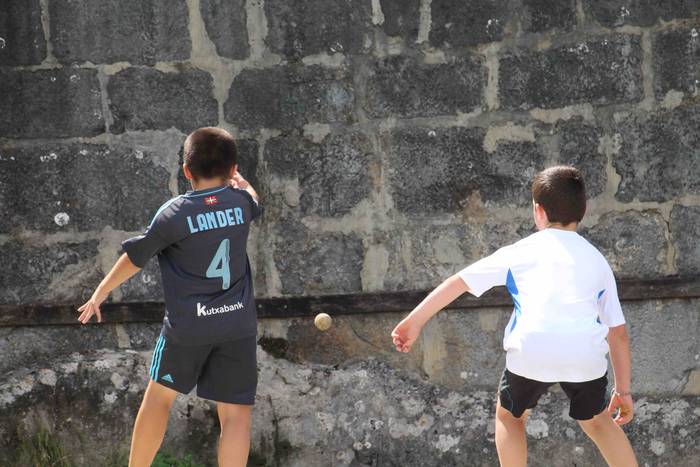 Frontoi Zaharrari, pilotari  11 1532187718886