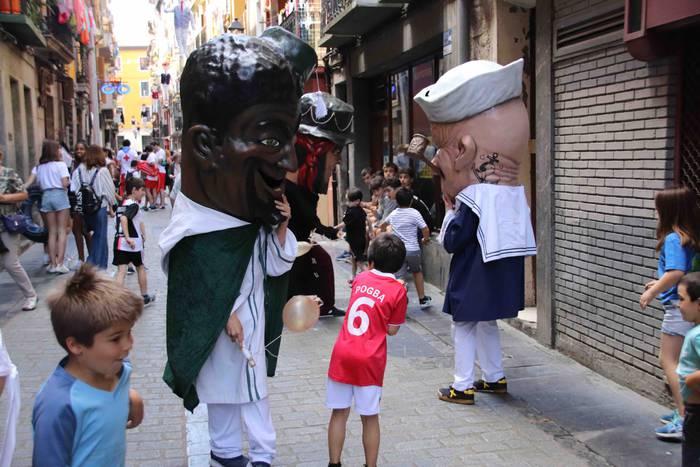 Erraldoiak eta buruhandiak T 42 1561218585837