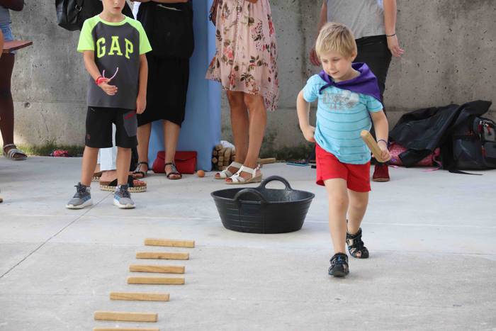 Jolasean igaro dute arratsal 14 1567097325049