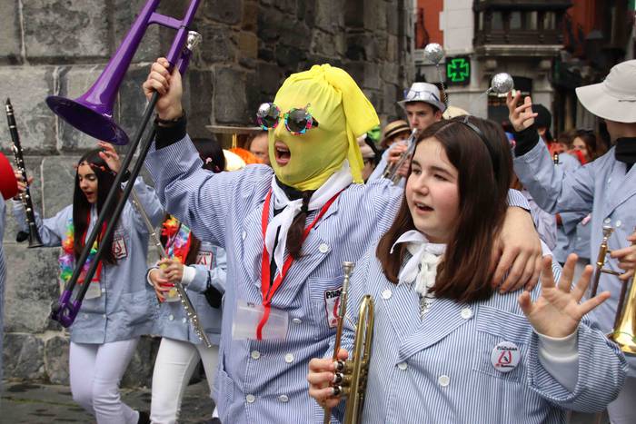 Itzuli dira plazara 8 1645726388286