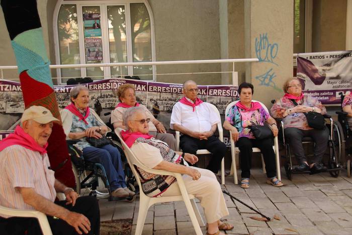 Helduenei dantza eginez hasi 17 1564057639592