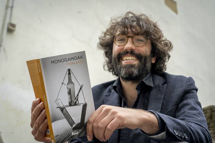 Iñigo Astiz, Galtzaundiren urriko tertulia literarioan