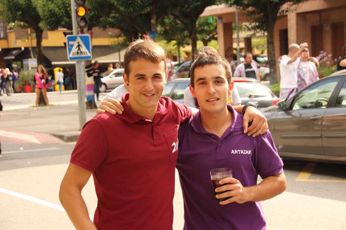 Kalean gora eta behera, kuad 58 1564506823377