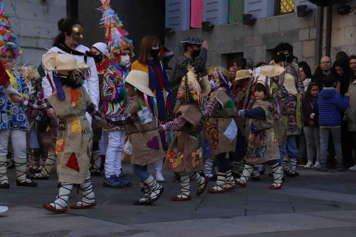 Dantzari Txikiak Zaldunita b 25 1645880476005