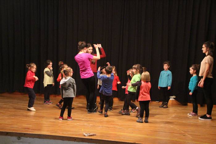 Sutarri haurren dantza taile 21 1521831155043