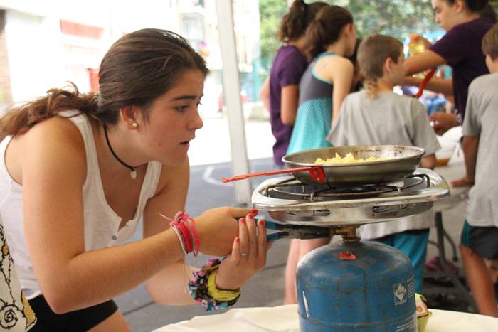 Haurrak beren dohaiak erakusten 15 1469532213792