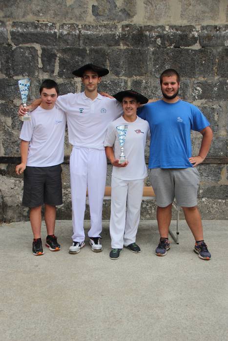 Puzgarriak, pilota eta karta 74 1501614143492