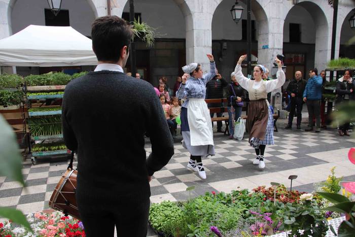 Baserritarrei omenaldia Tolo 1 1558173623288