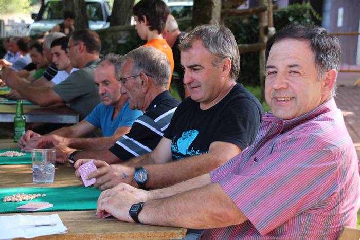 Erregeen bila, Larraulen 16 1470241305595