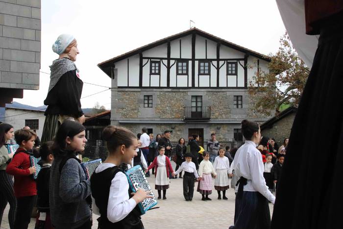 Dantzari Txiki Eguna Zizurki 6 1575117818199