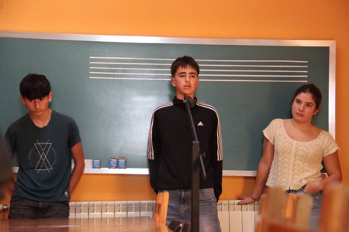 Villabonako bi bertsolari, eskolarteko txapelketako finalean