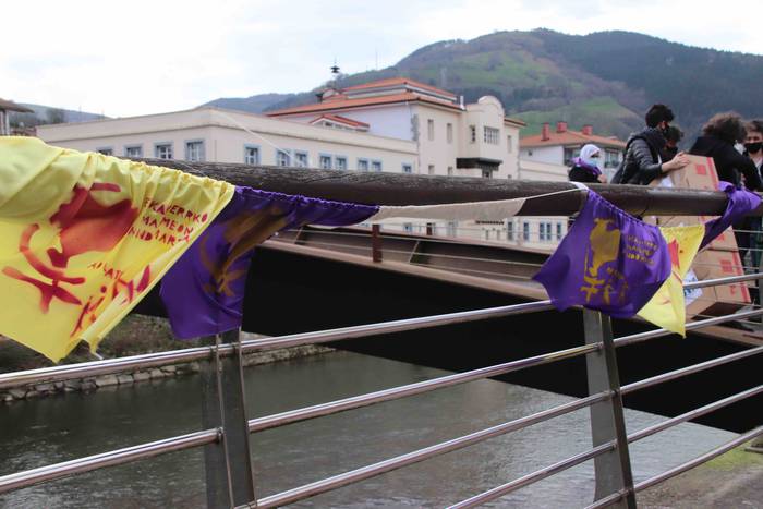 Emakumeen Mundu Martxa eskua 45 1613827701782