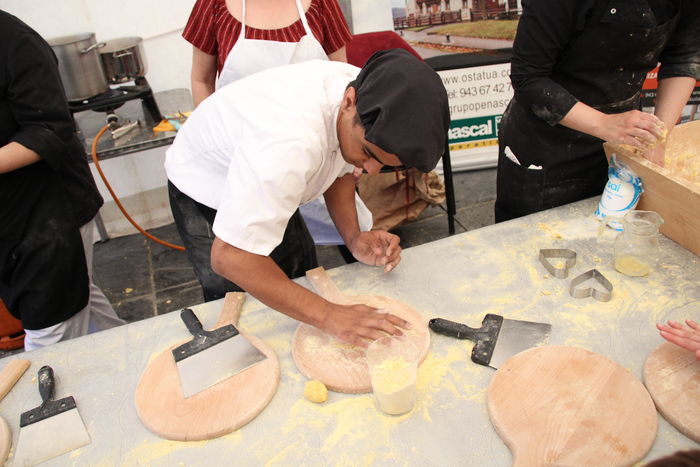 Erakusleiho bizi bat, lanbid 13 1524316821385