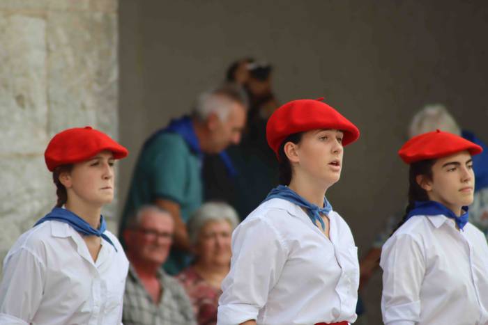 Dantza sokara batu dira emak 6 1660153165582