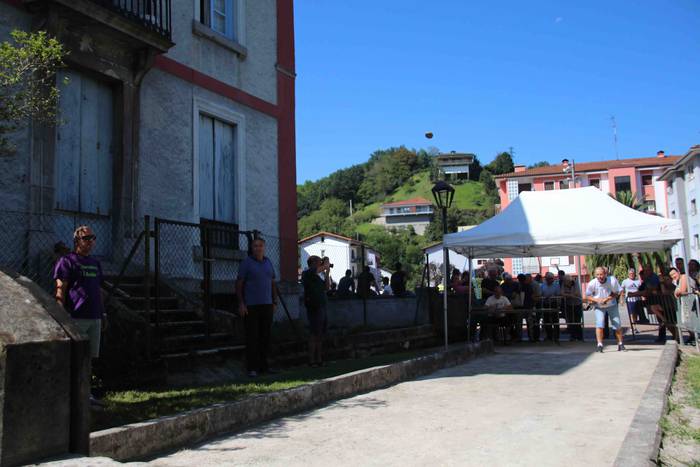 Kirol pixka bat, festan bete 27 1566471425680