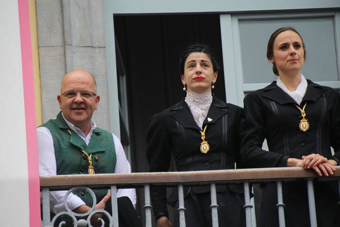 Santuek eta dantzariek poztu 153 1498313031619