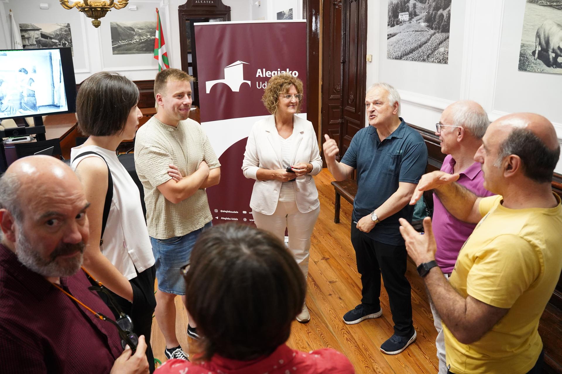 Iraganeko irudien inguruko informazioa bilduko dute ostiralean