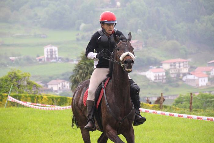 Izaskungo festetako zaldi lasterketa 2016 3 1463247009222