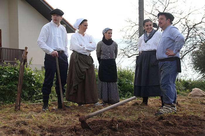 ADUNAKO KULTUR ASTEA 2017. G 23 1511017977128