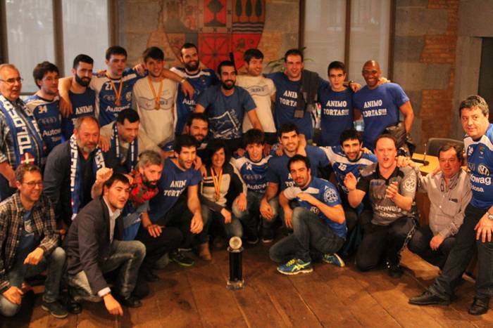 tolosa eskubaloia harrera udaletxean 2016 3 1464617653727