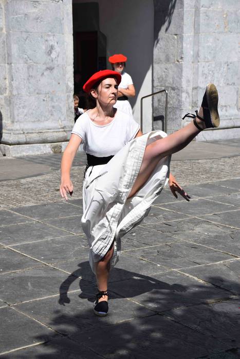 Orendain festak dantza emana 40 1534333160131