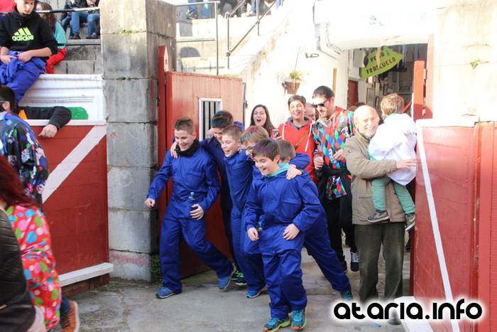 ostegun gizena 2016 zezen plaza 10 1454608260466