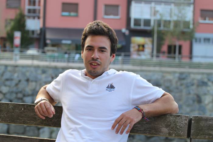 Alain Moleda: «Askotan nabigatzea baino garrantzitsuagoa da elkarren arteko bizikidetza itsasontzian»