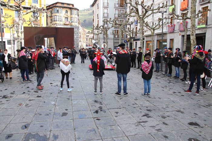 Ozen entzun dira txistularie 58 1551448952398