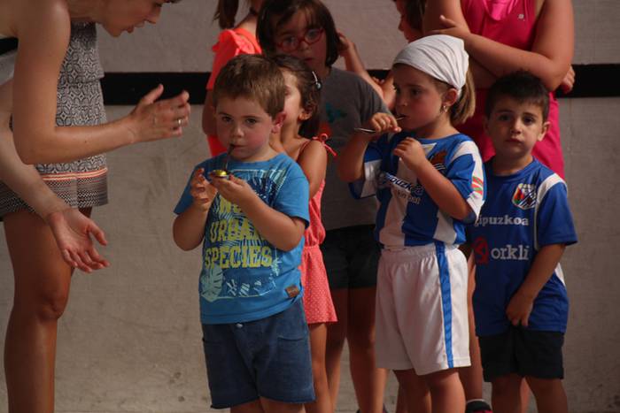 GOIATZKO ANDRA MARI JAIAK 20 33 1502731388573