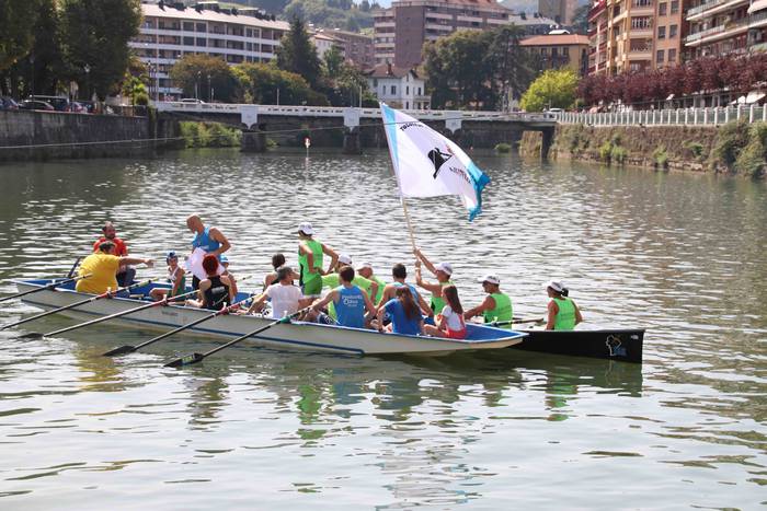 Arraunean, elkartasunez 200 1568480102354