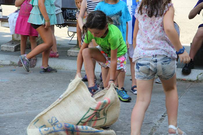 Festak hastearekin batera, j 30 1502727407246