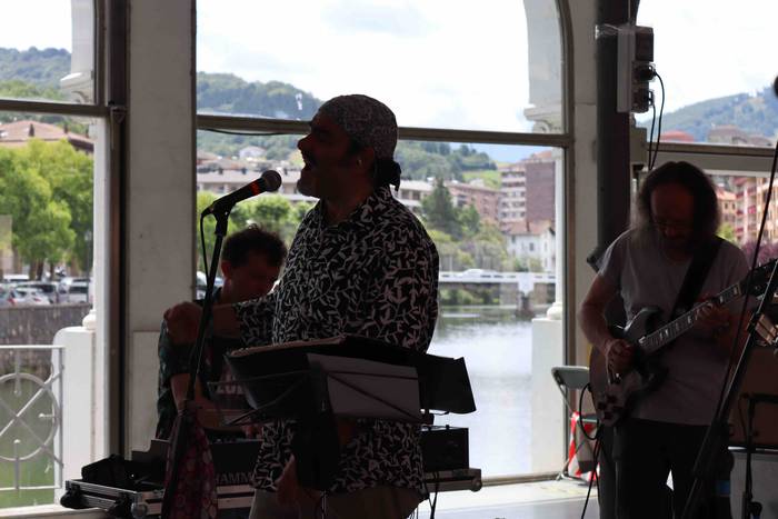 Zerkausia girotu du blues mu 4 1625400306742