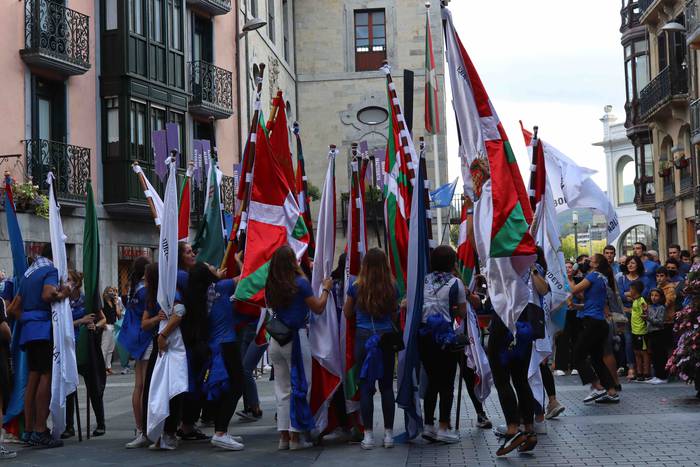 Tolosa urdinez jantzi da 62 1632073516288