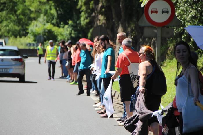 Eskuak batuta, desio bakarre 46 1528640807480