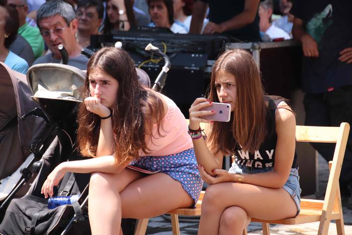 Musikak eta dantzak jantzi d 6 1531658528768