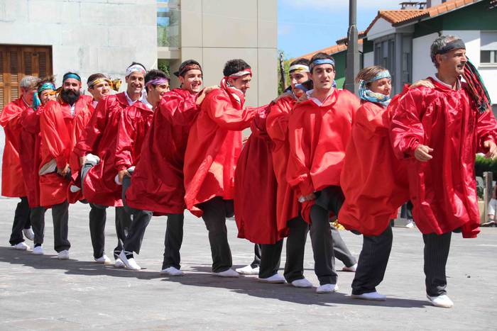 Axeri-dantza Aduna Jaiak 201 94 1534335267569